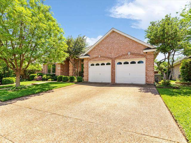 Bedford, TX 76021,2724 Holly Brook Court