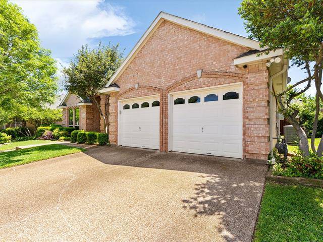 Bedford, TX 76021,2724 Holly Brook Court