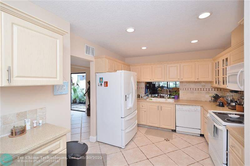 Weston, FL 33326,292 Fairway Cir  #292