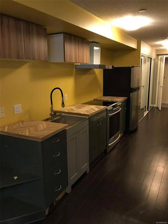 Nanaimo, BC V9R 5H3,99 Chapel St #108
