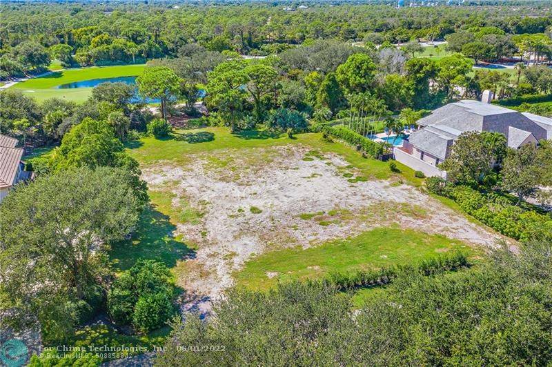 Tequesta, FL 33469,18306 SE Village Circle