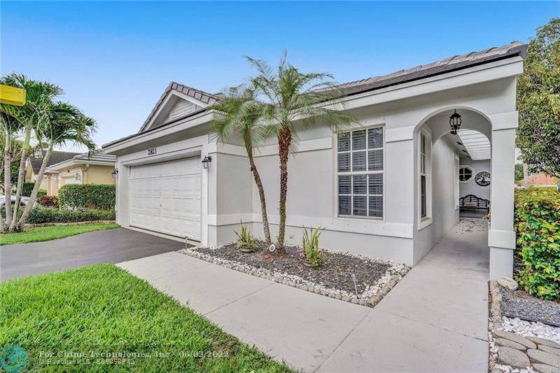 Davie, FL 33328,2823 E Lake Park Cir E