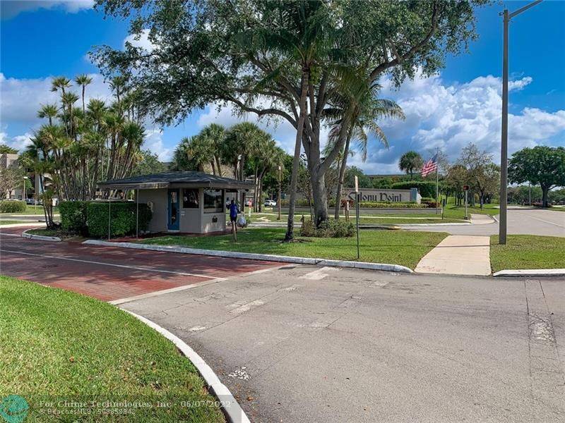 Pembroke Pines, FL 33026,901 Colony Point Cir  #406