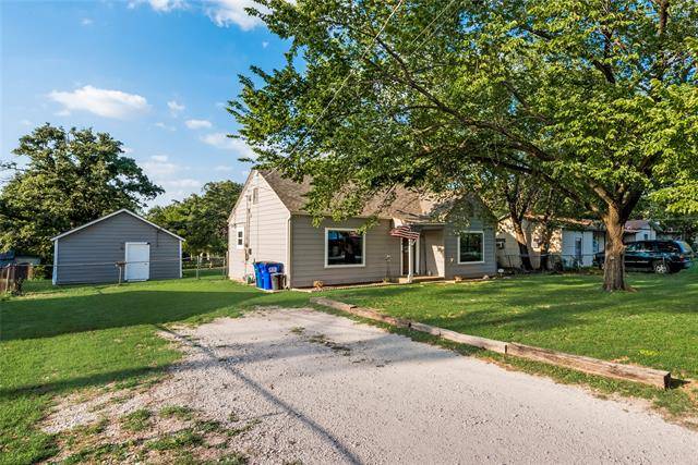 Azle, TX 76020,229 Ridgeway Avenue