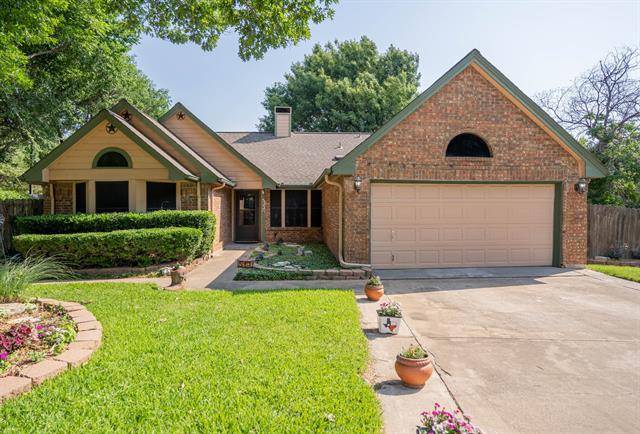 Grapevine, TX 76051,517 Dove Creek Circle