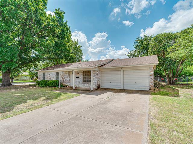 Crowley, TX 76036,824 E Glendale Street