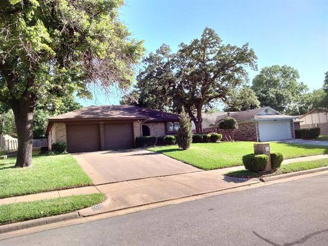 Bedford, TX 76021,1636 Bedford Oaks Drive