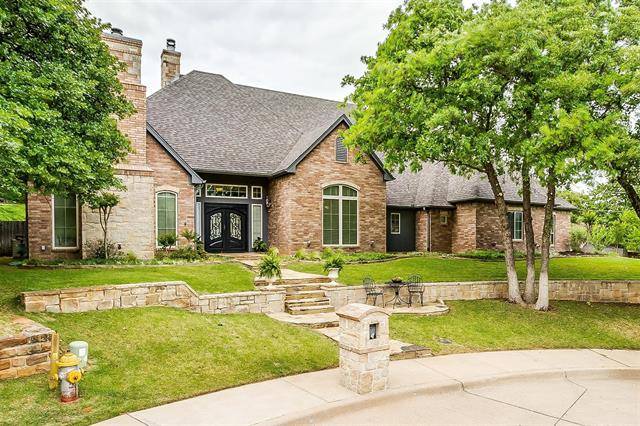 Burleson, TX 76028,914 Royal Court