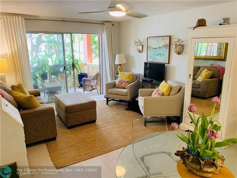 Fort Lauderdale, FL 33315,900 River Reach Dr  #106