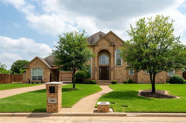 Kennedale, TX 76060,910 Shady Vale Drive