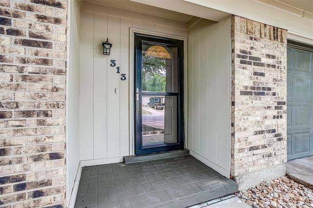 Burleson, TX 76028,313 Cindy Lane