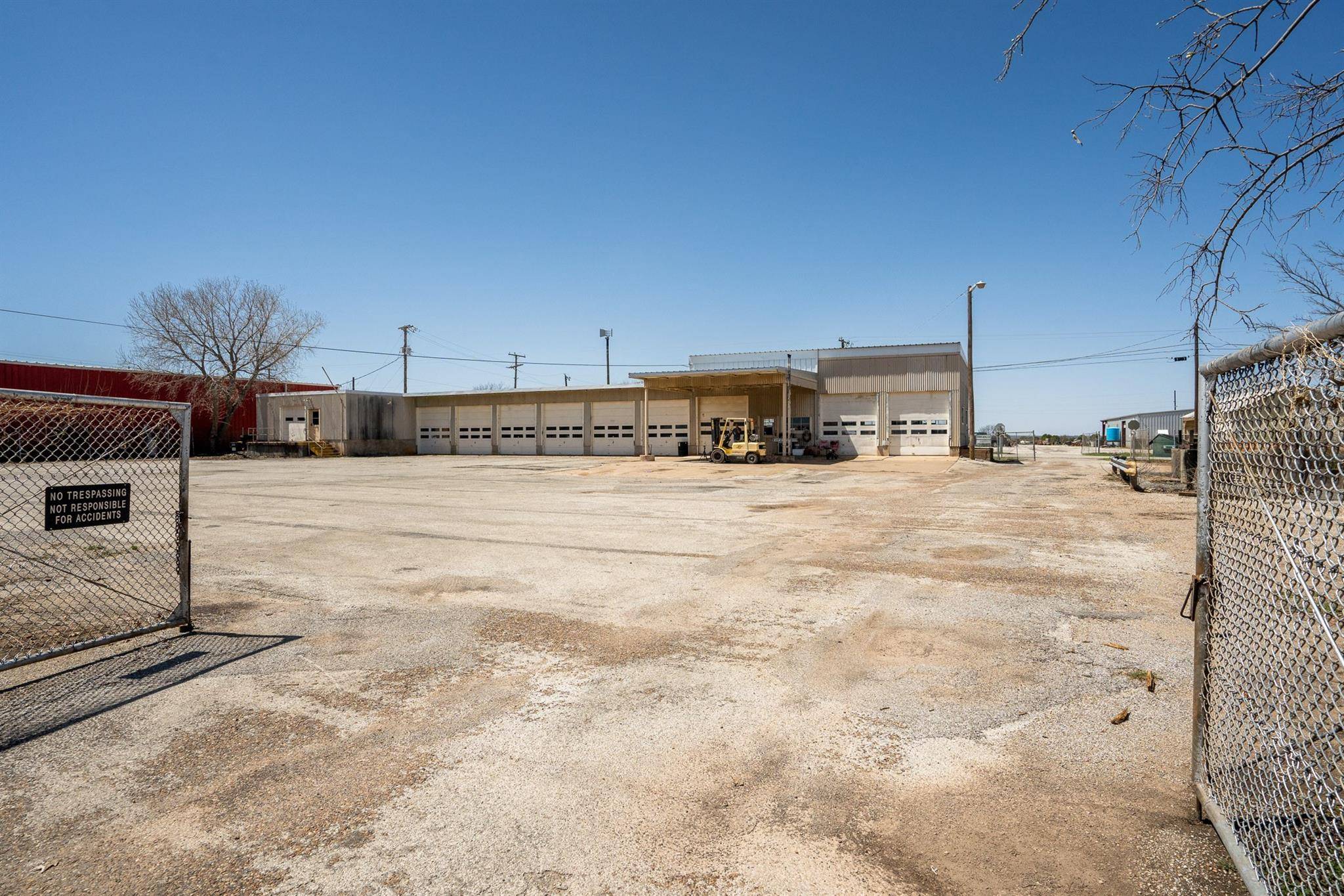 Archer City, TX 76351,505 N Center Street