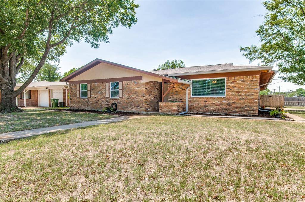 Hurst, TX 76053,513 Woodcrest Drive