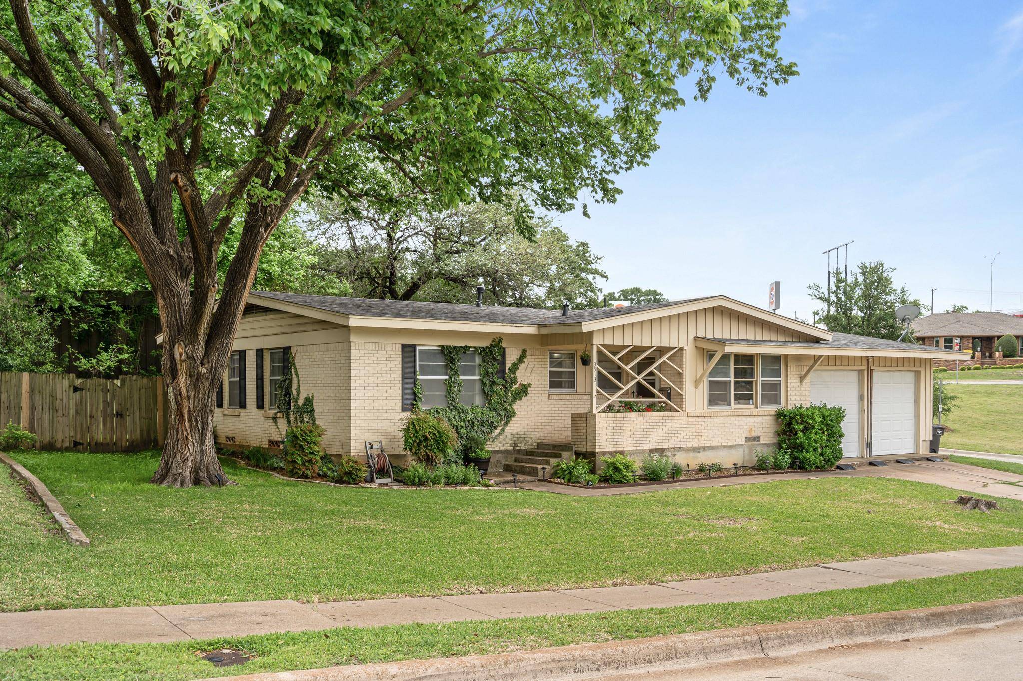 Fort Worth, TX 76133,3513 Leith Avenue