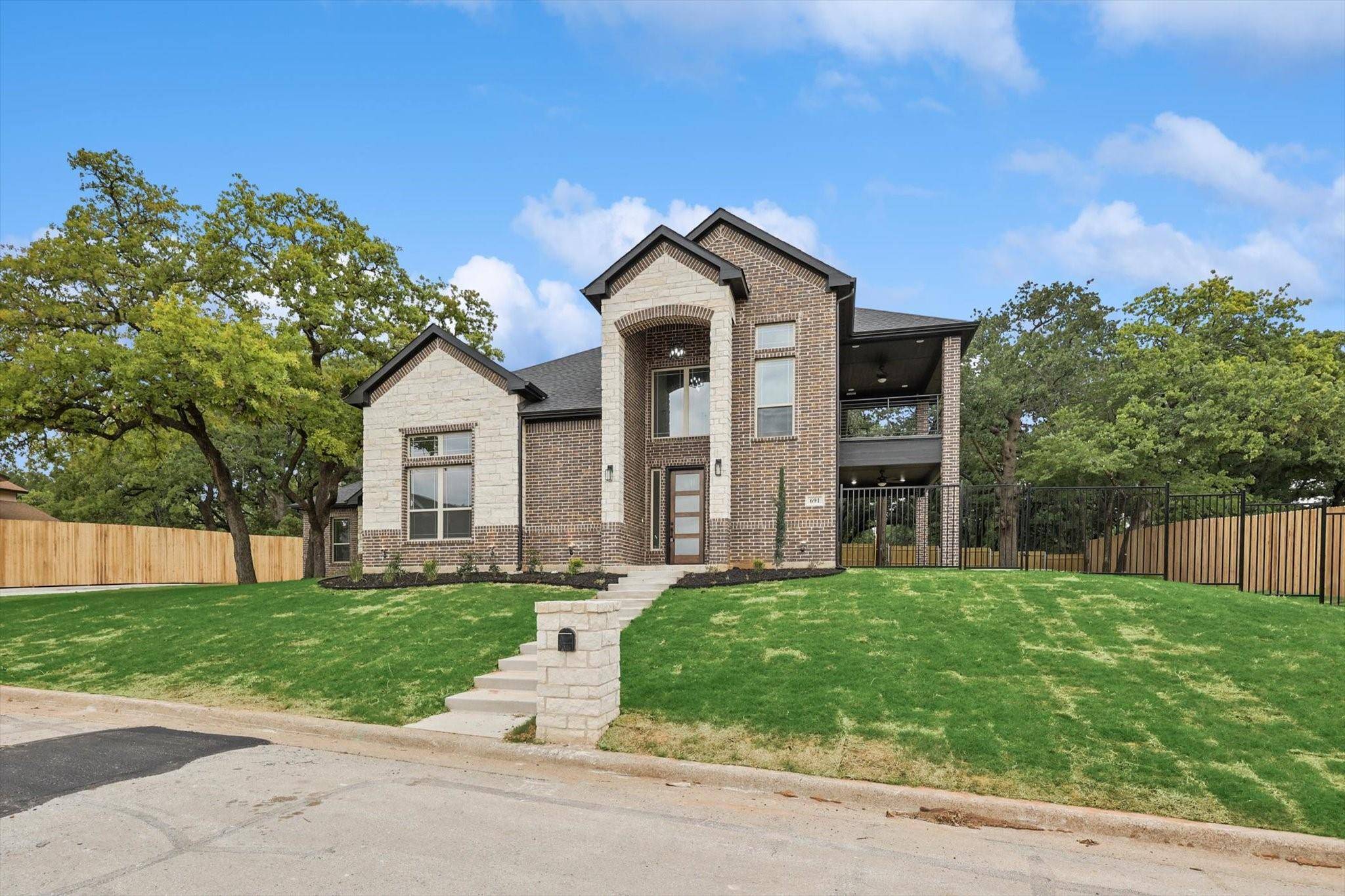 Azle, TX 76020,691 N Harbor Drive