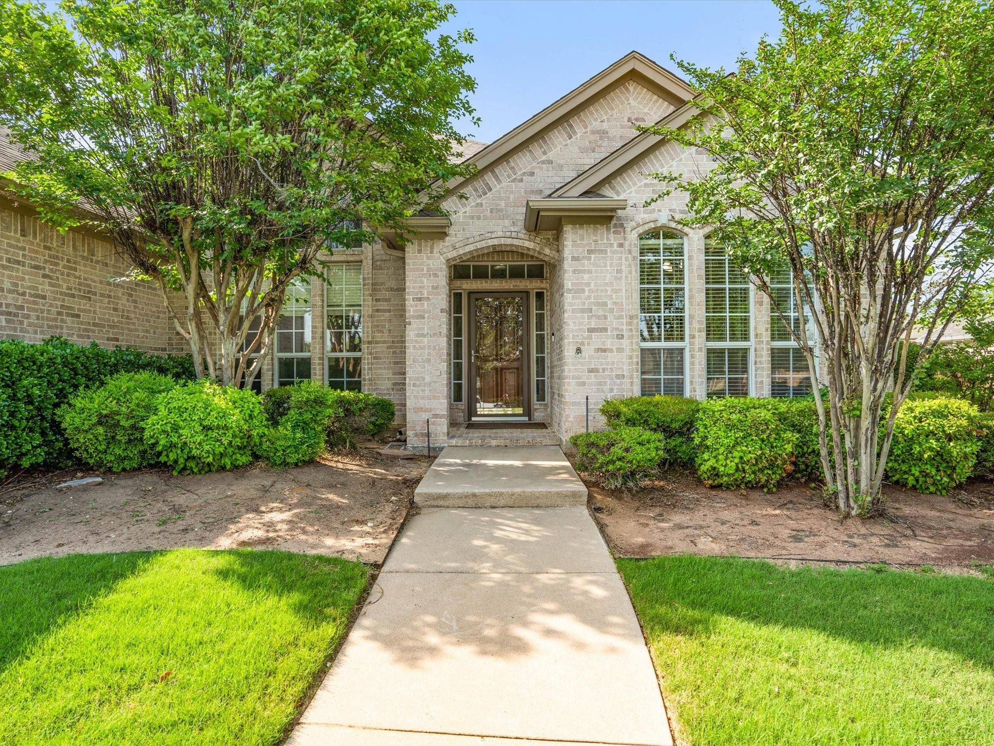 Cleburne, TX 76033,1506 Leaning Oak Lane