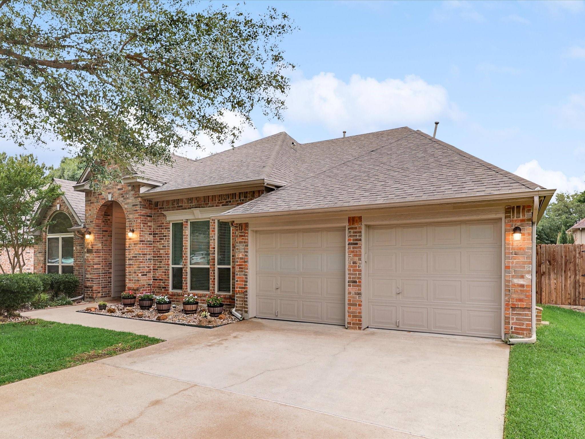 Grapevine, TX 76051,2096 Brookgate Drive