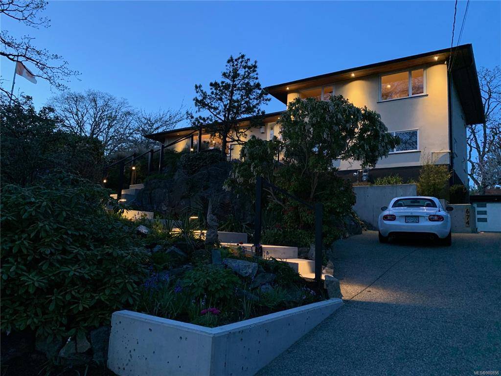 Esquimalt, BC V9A 4Y9,674 Fernhill Rd