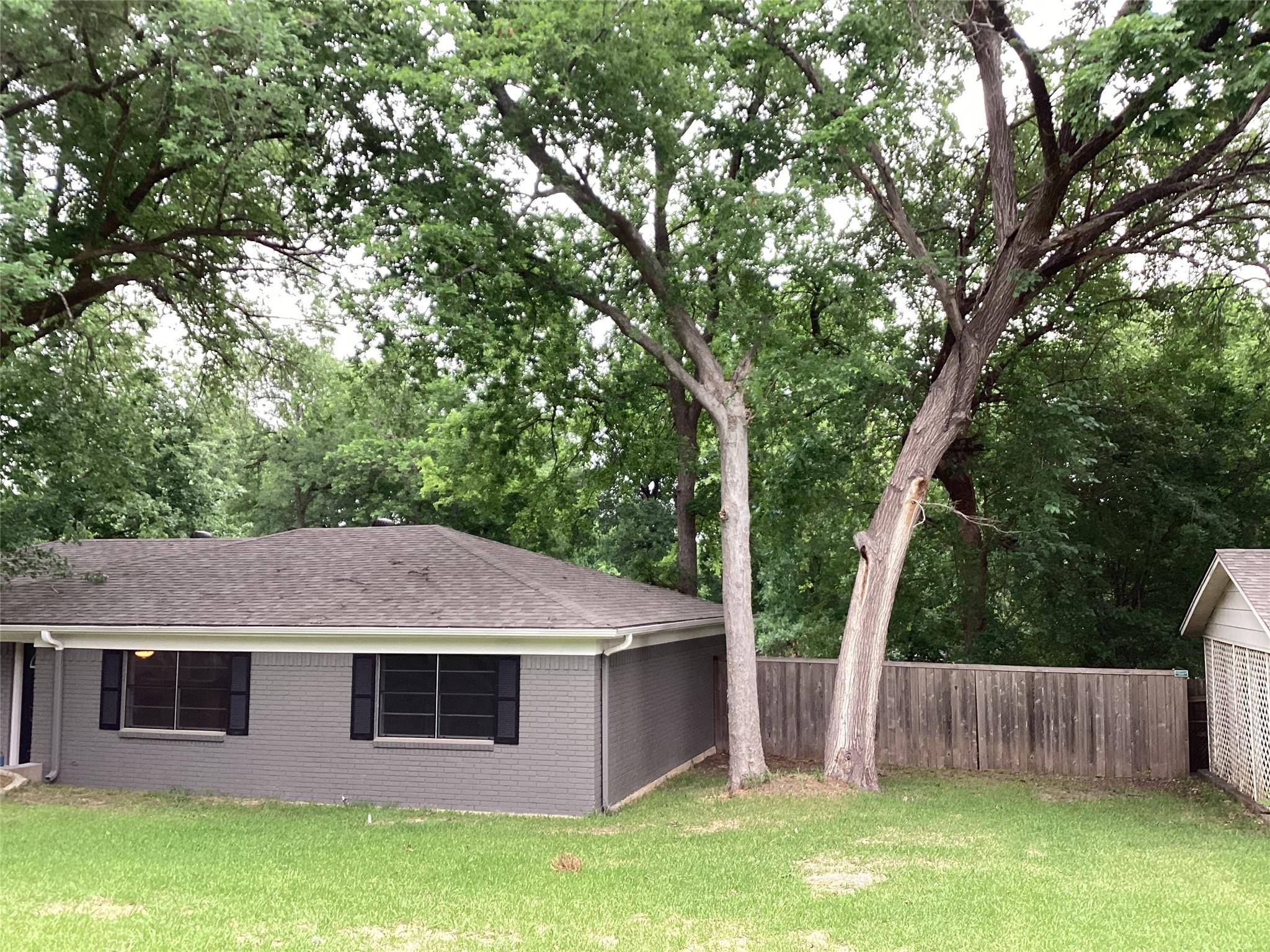 Denison, TX 75020,110 Ash Drive