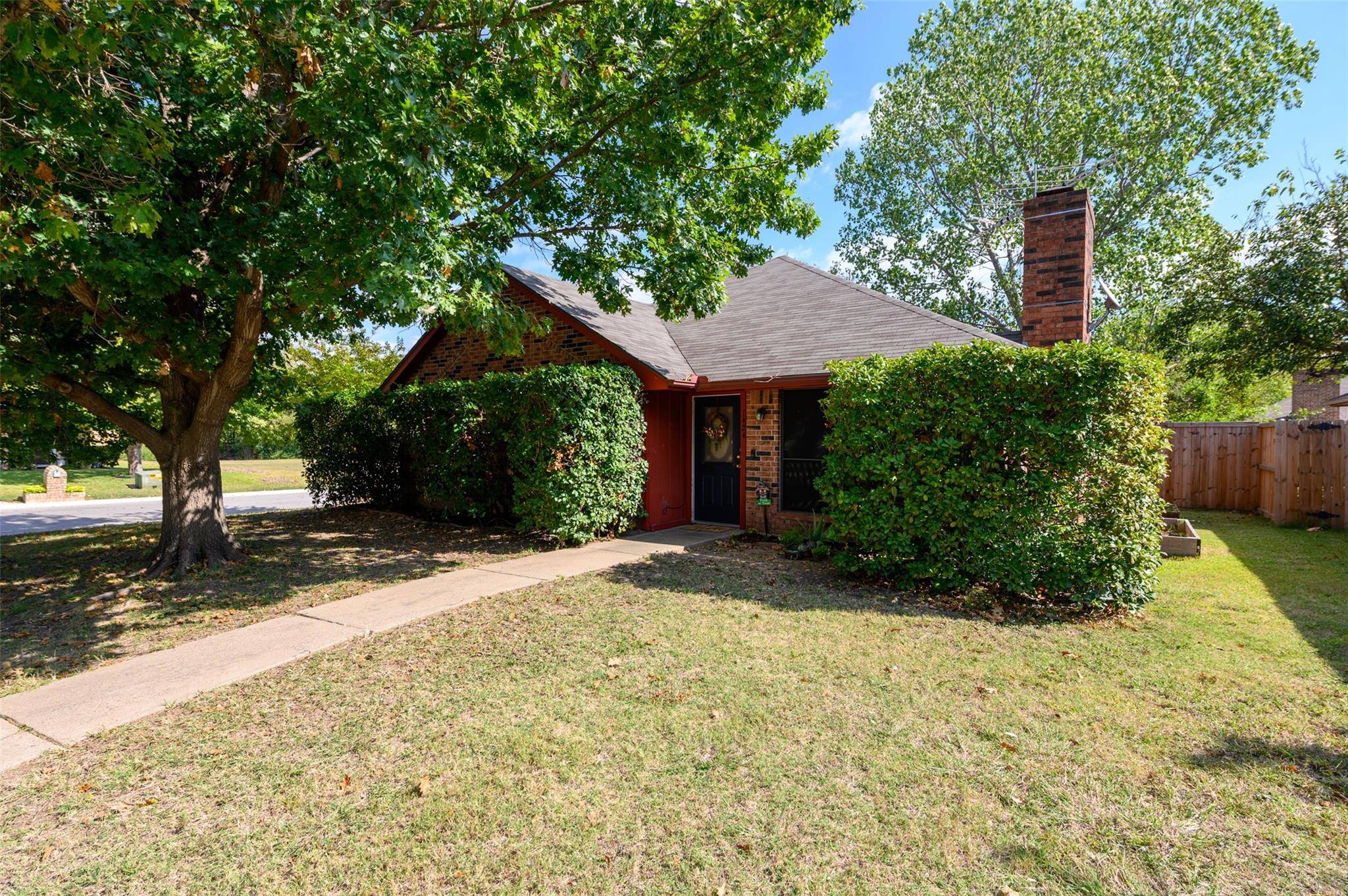 Denton, TX 76209,1424 Misty Hollow Street