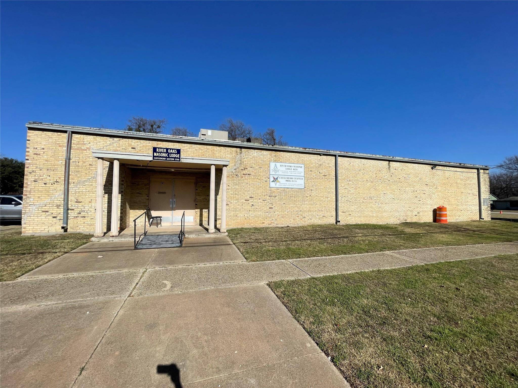 River Oaks, TX 76114,5550 Baylor Avenue