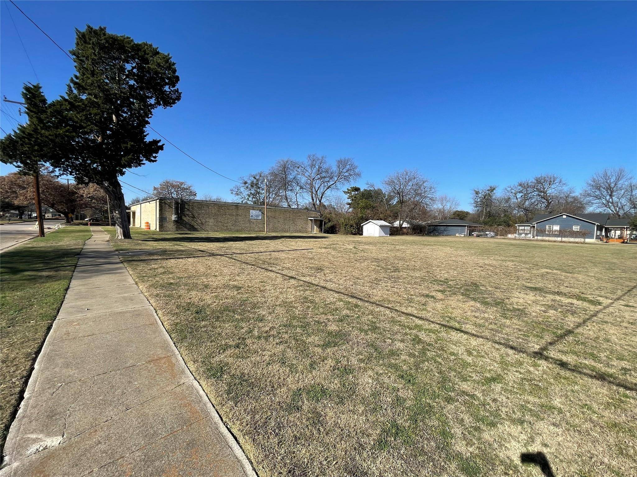 River Oaks, TX 76114,5550 Baylor Avenue