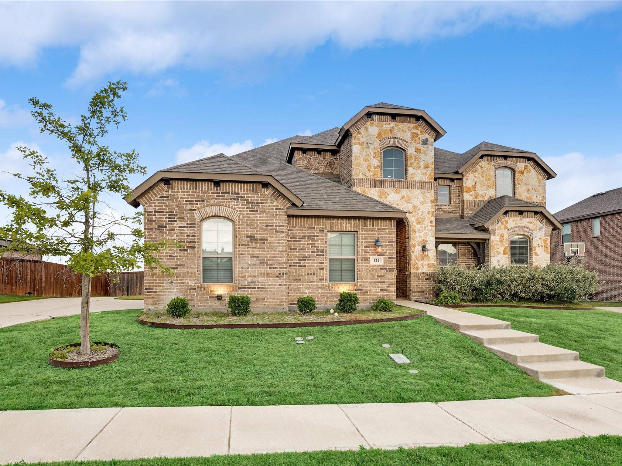 Burleson, TX 76028,124 St Elias Drive