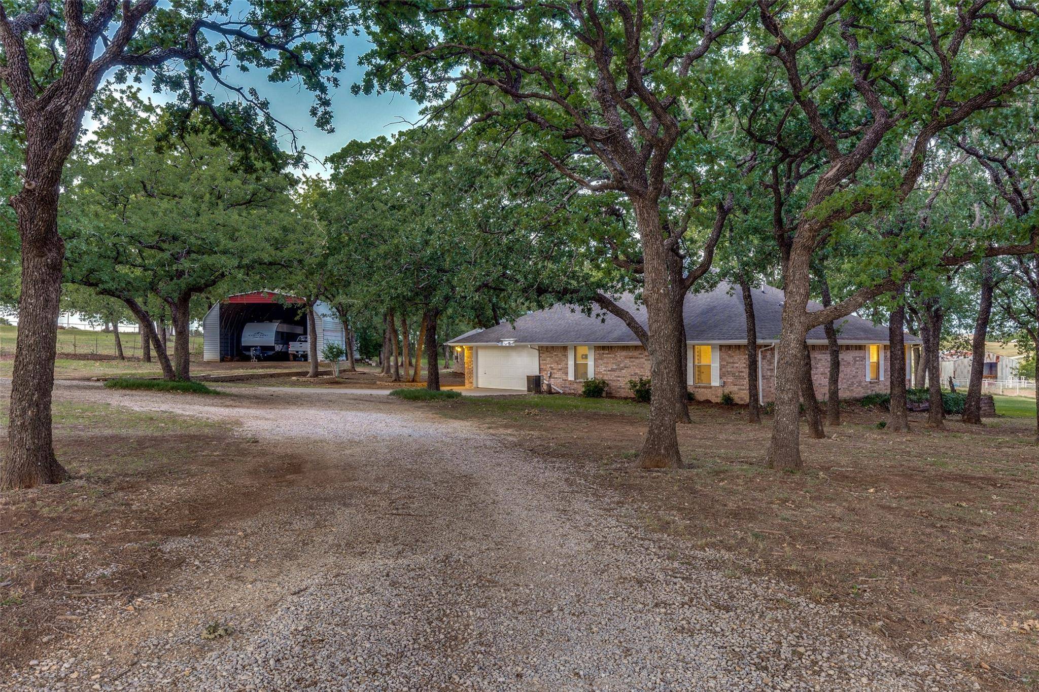 Burleson, TX 76028,916 County Road 914