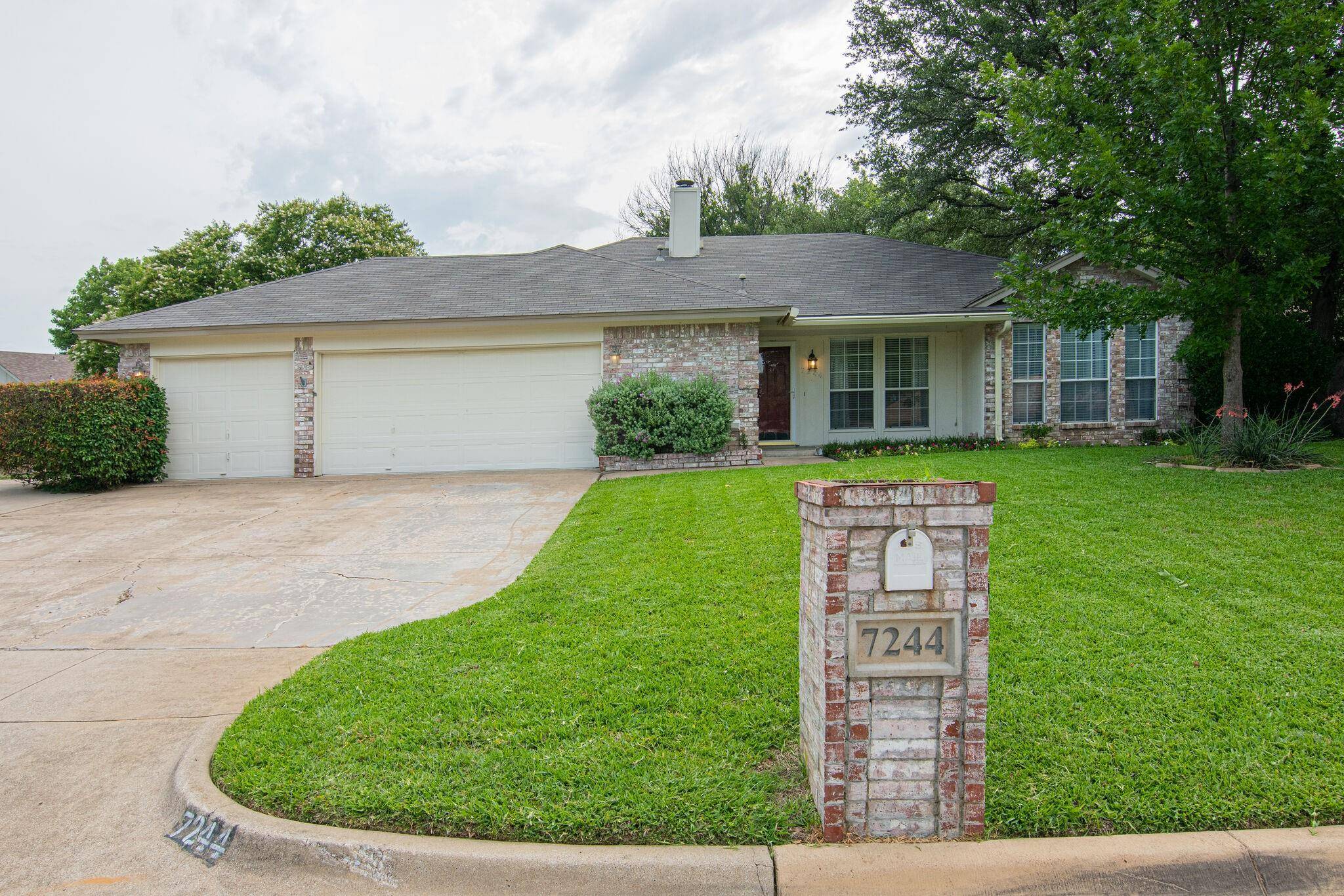 North Richland Hills, TX 76182,7244 Windcrest Lane