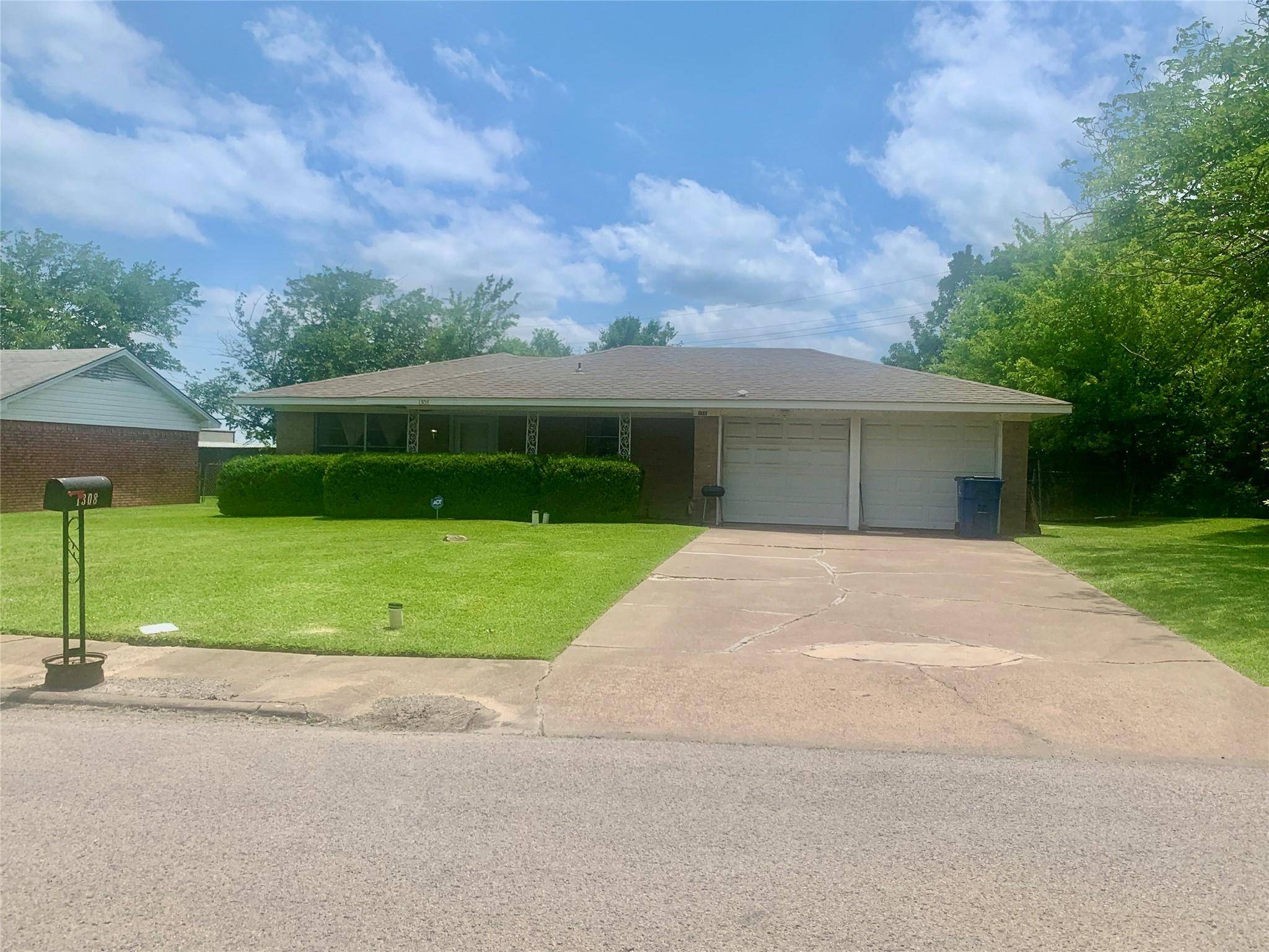 Kaufman, TX 75142,1308 Crestview Drive