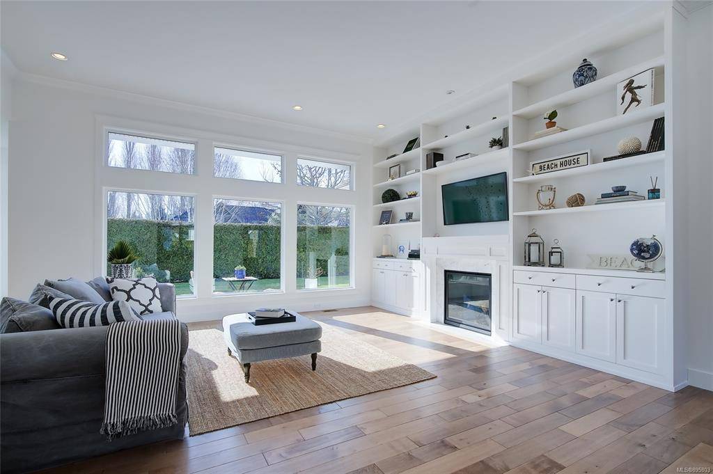 Qualicum Beach, BC V9K 0A2,834 Bluffs Dr