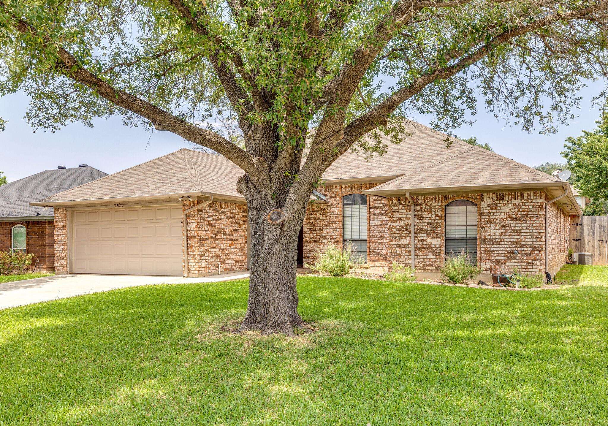 North Richland Hills, TX 76182,7425 Sean Drive