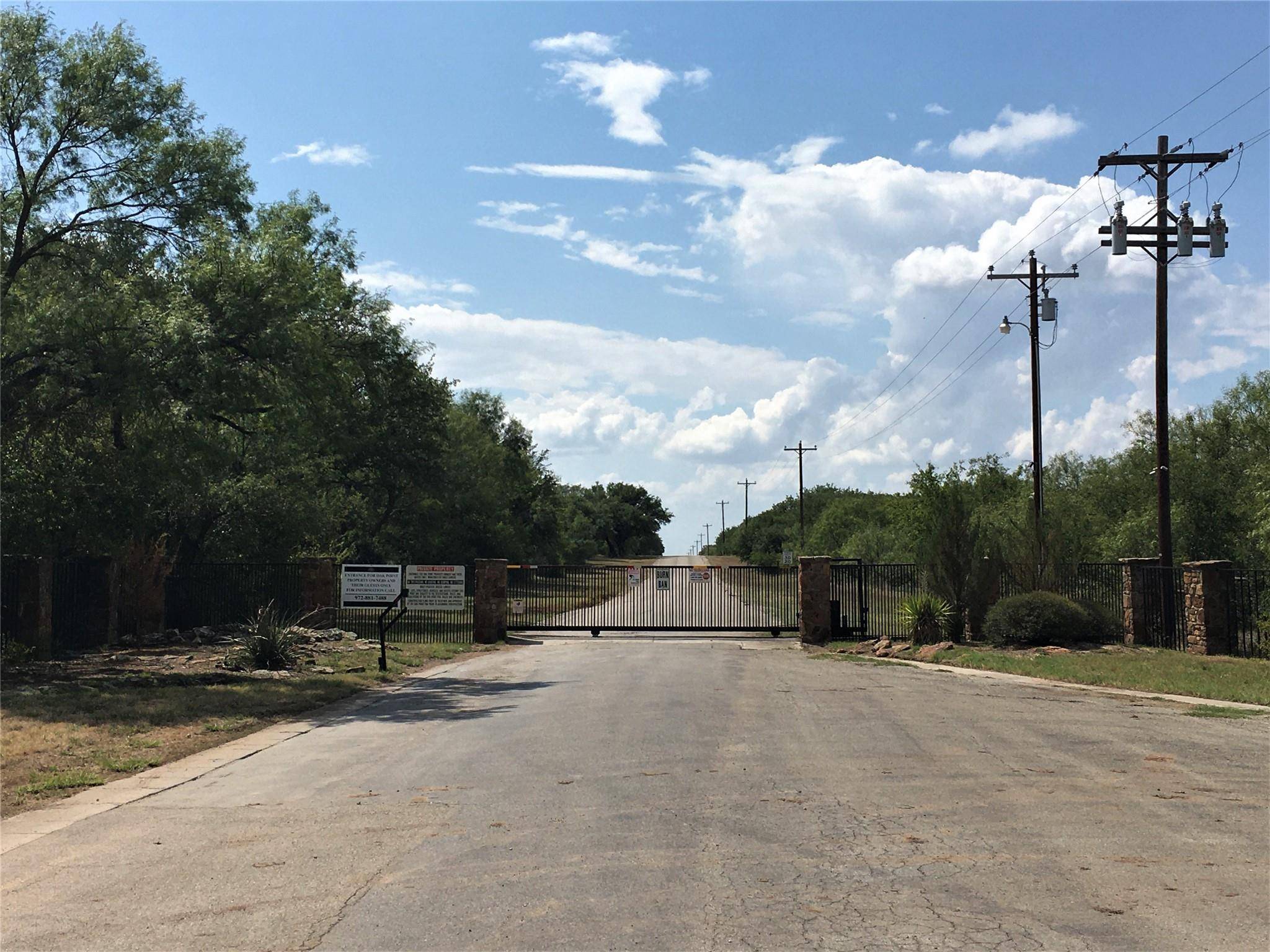 May, TX 76857,00 Oak Point Drive