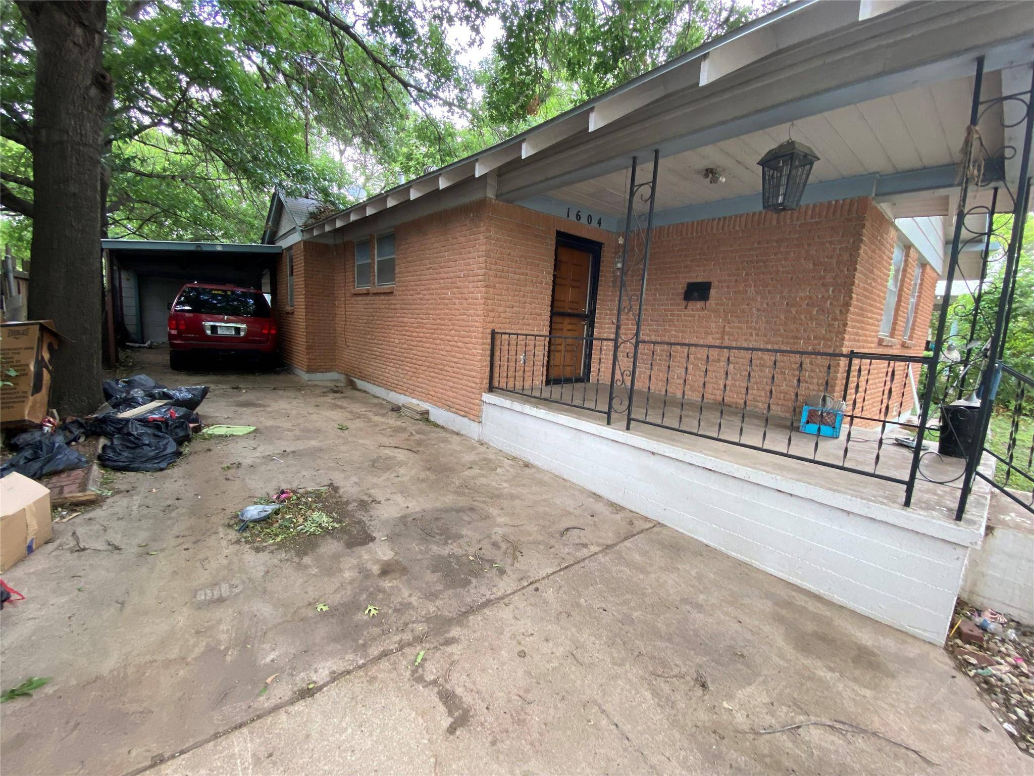 Fort Worth, TX 76115,1604 W Hammond Street