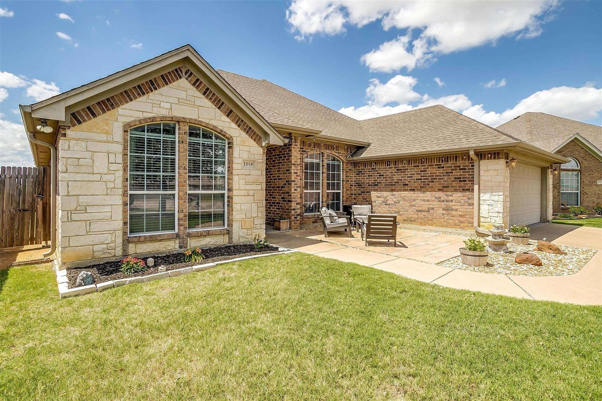 Burleson, TX 76028,1016 Redfish Drive