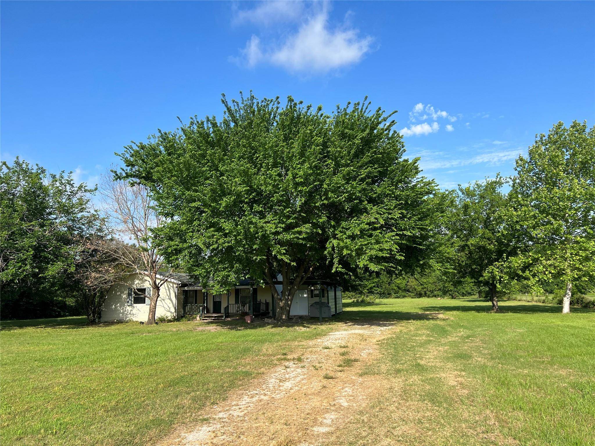 Quinlan, TX 75474,6534 Little Creek Drive