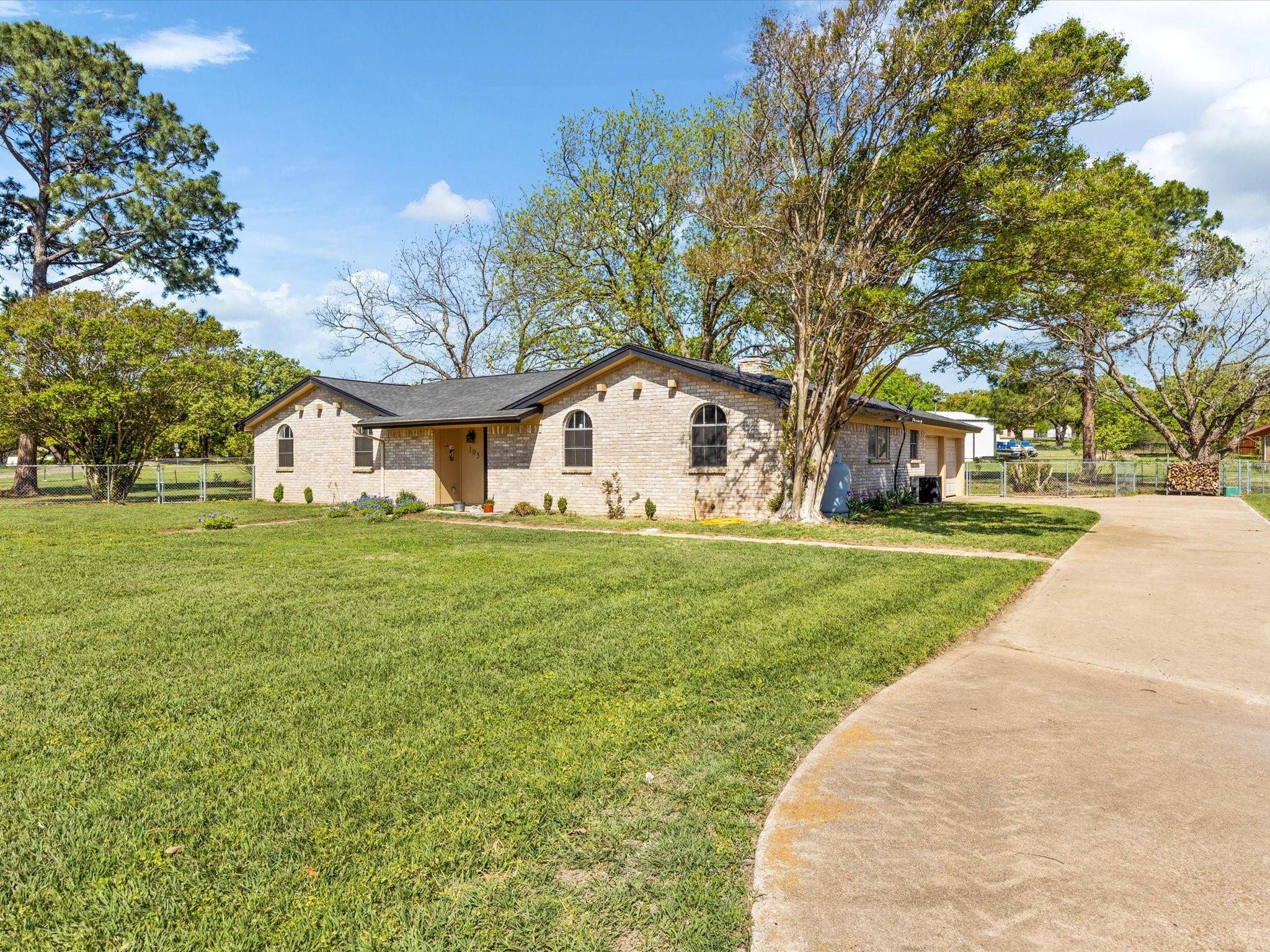 Burleson, TX 76028,105 William Wallace Drive