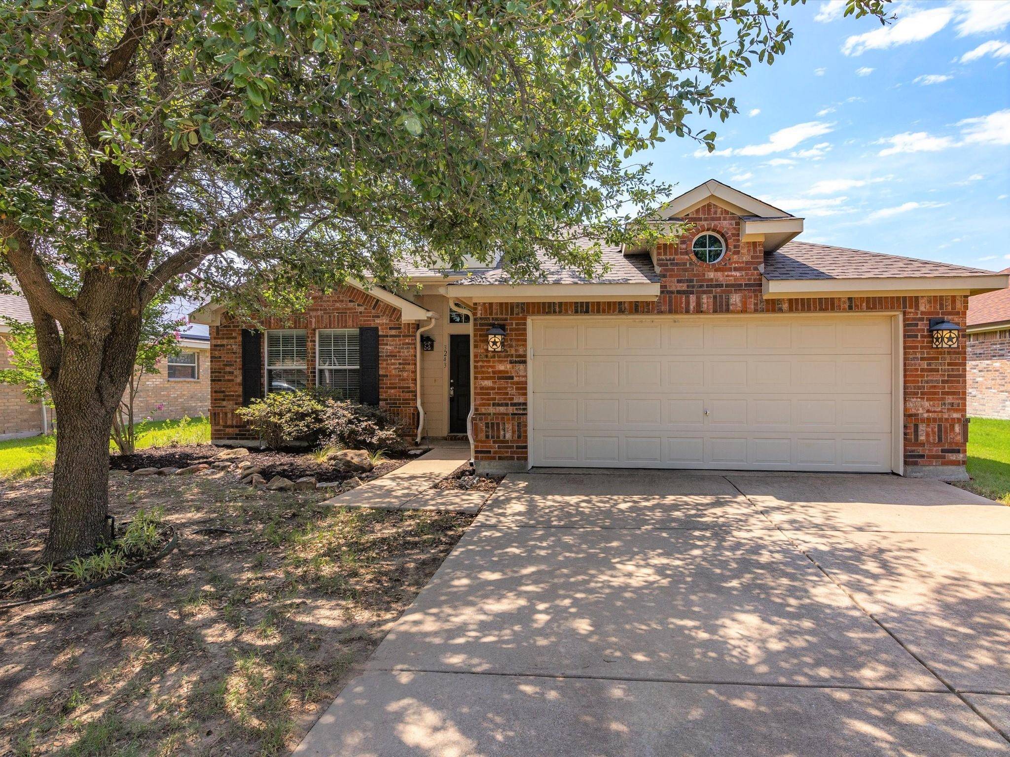 Grand Prairie, TX 75054,3243 Guadaloupe