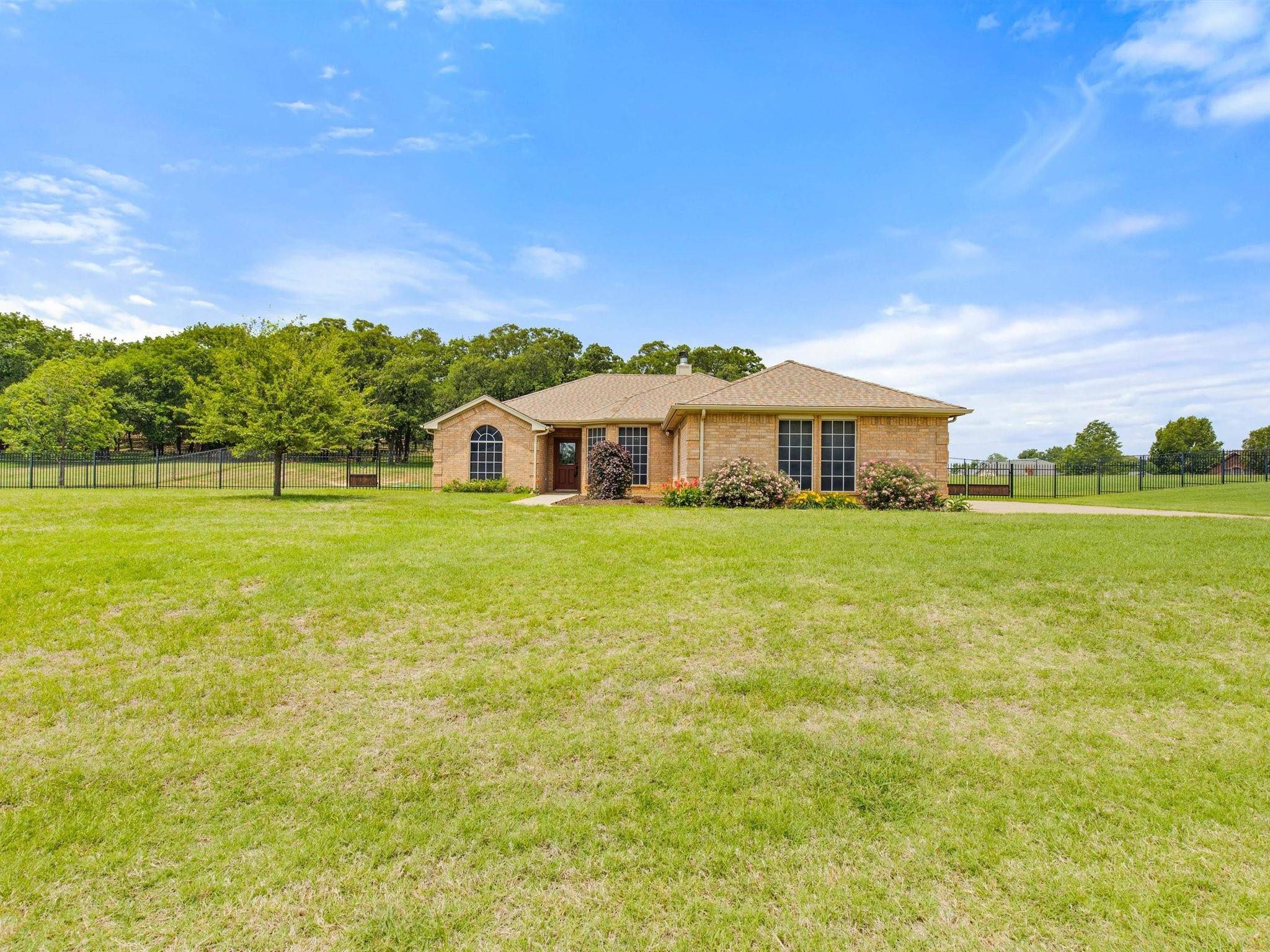 Burleson, TX 76028,2900 Jakes Meadow