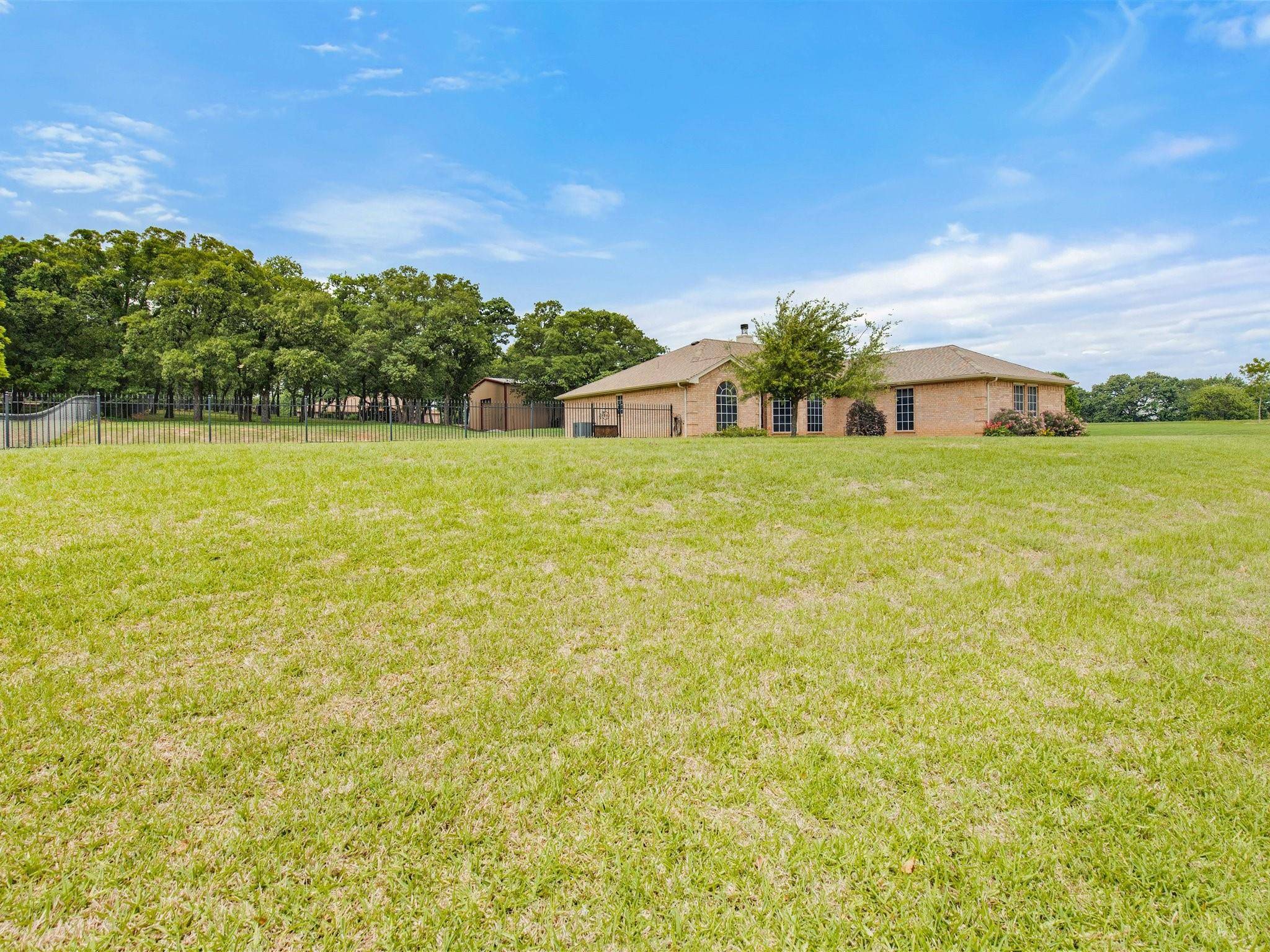 Burleson, TX 76028,2900 Jakes Meadow