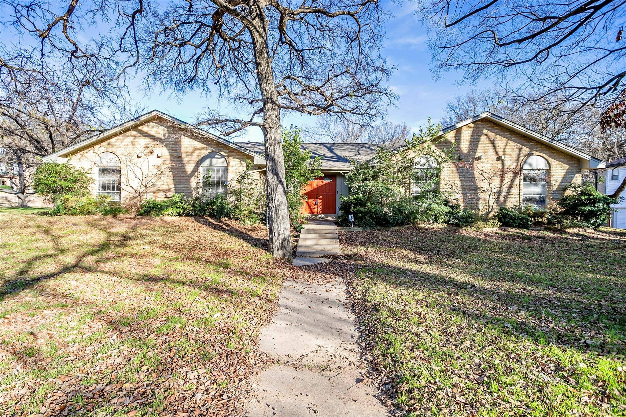 Euless, TX 76040,1201 Springwood Court