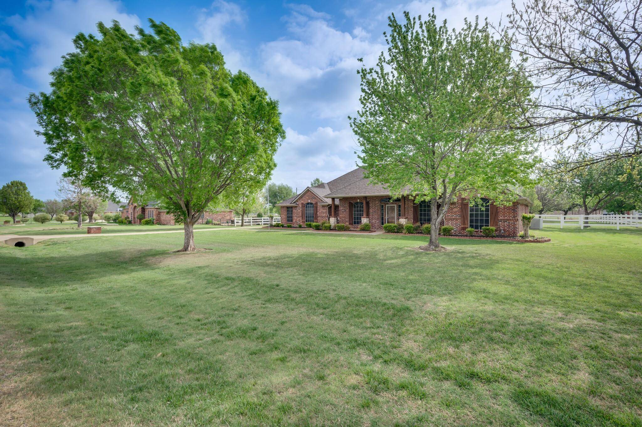 Haslet, TX 76052,13824 Mallard Springs Drive