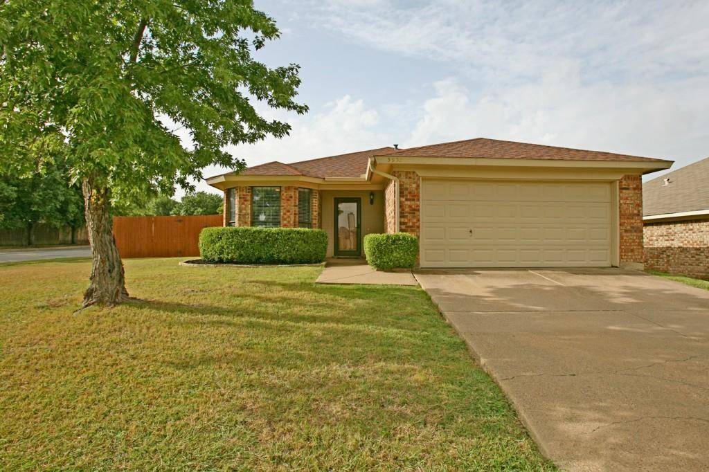 Watauga, TX 76148,5952 Hillglen Drive