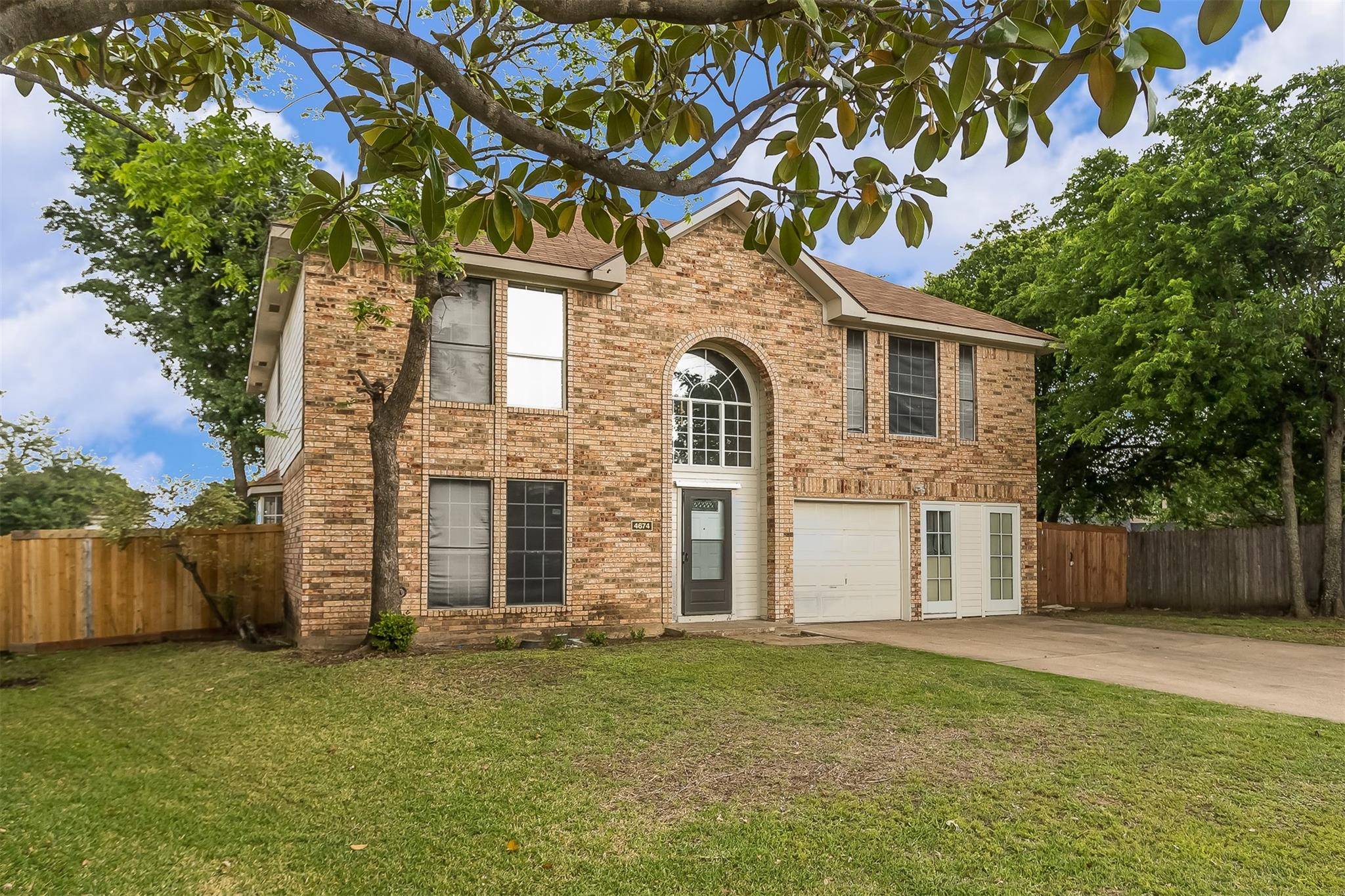 Grand Prairie, TX 75052,4674 Essex Court