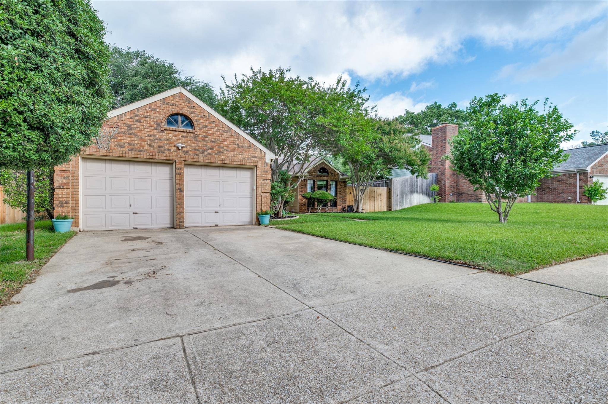 Euless, TX 76039,2609 Bayberry Lane