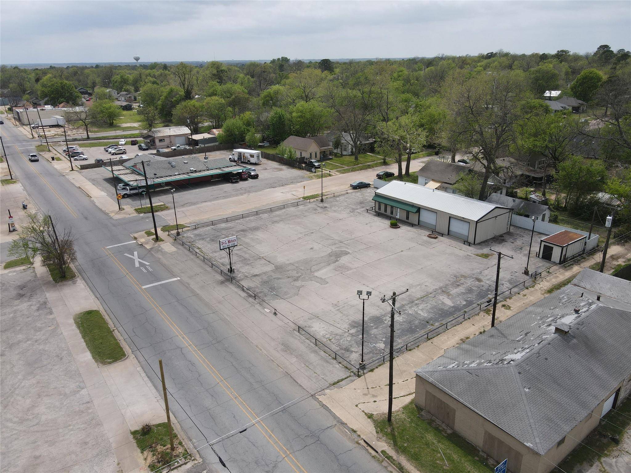 Denison, TX 75020,431 S Armstrong Avenue