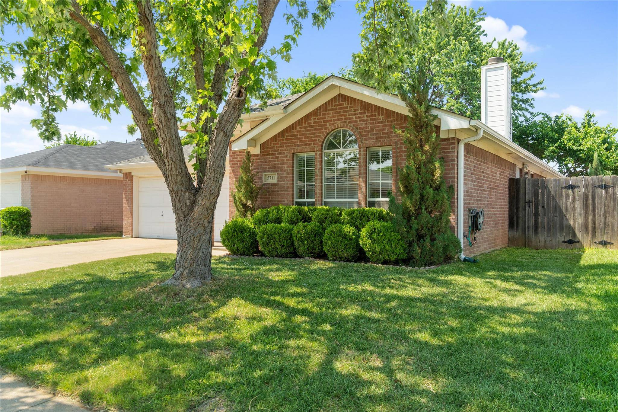 Arlington, TX 76017,5711 Blue Meadow Trail