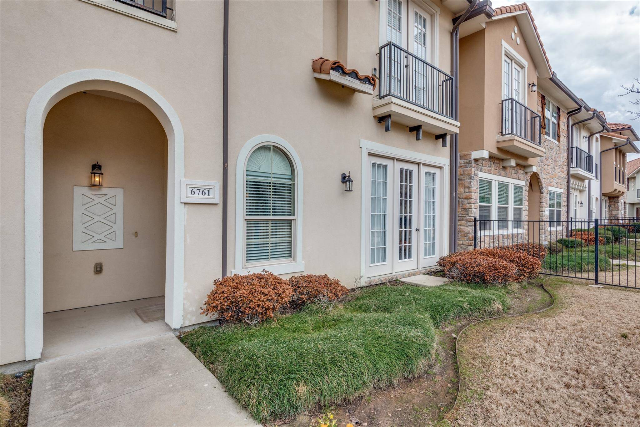 Irving, TX 75039,6761 Cabrillo #43