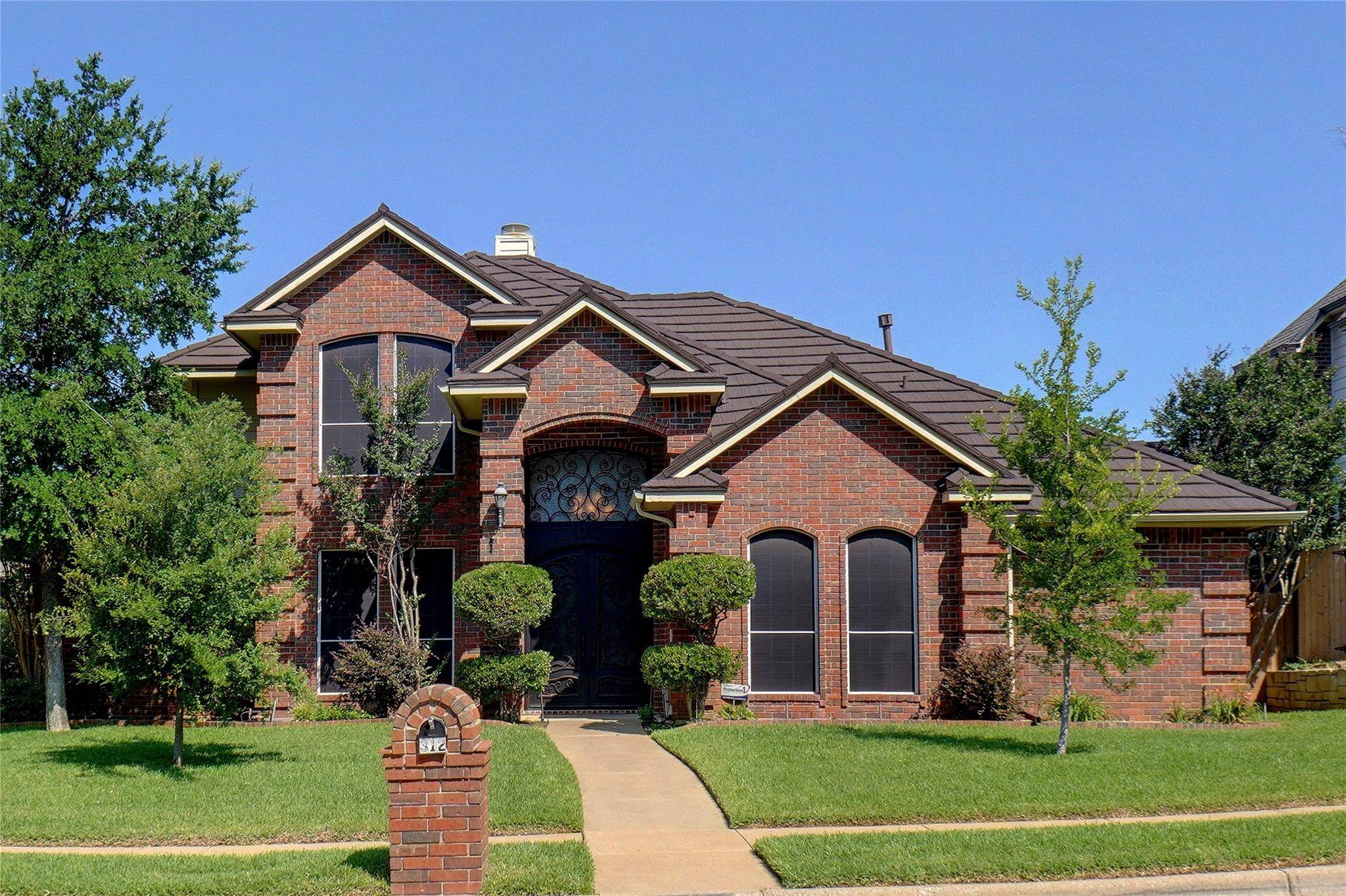 Hurst, TX 76054,312 Springhill Drive