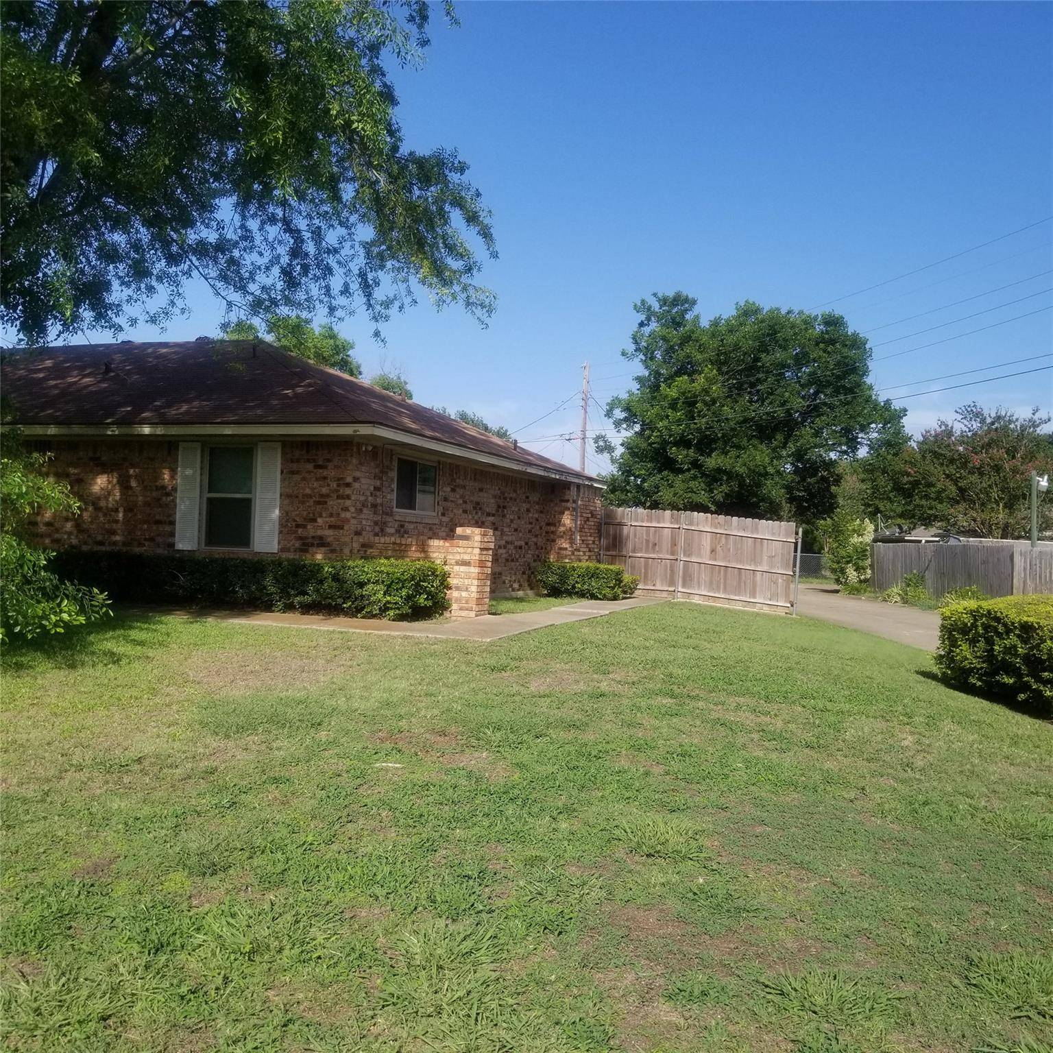 Lancaster, TX 75146,942 Sprucewood Drive